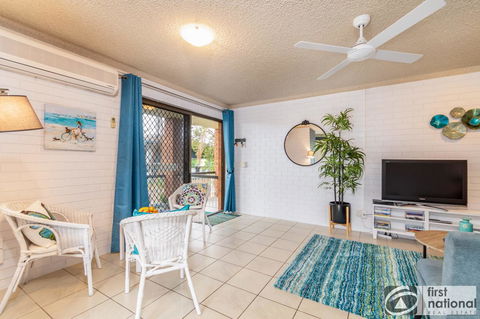 Air Conditioned Unit Stones Throw To The Waterfront. - Sunshine Coast Guide 3
