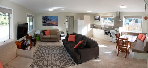 Adventure Bay Holiday Home - Sunshine Coast Guide 3
