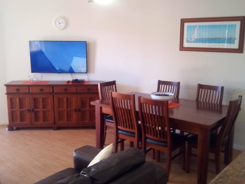 The Apartments Kings Beach Surfside - Sunshine Coast Guide 2