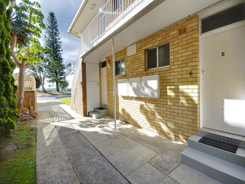 'Beachside' Shoal Bay, Unit 4 - Sunshine Coast Guide 0