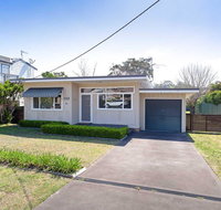 'Shoalz' 28 Rigney Street - Renovated Pet Friendly Cottage  Boat Parking - Sunshine Coast Guide
