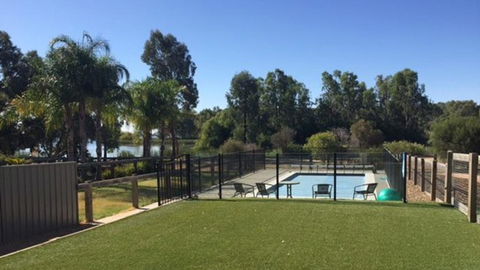 'The Anchorage By The Lake' - Sunshine Coast Guide 0