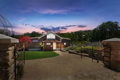 'The Coach House' At Lochiel - Sunshine Coast Guide 0