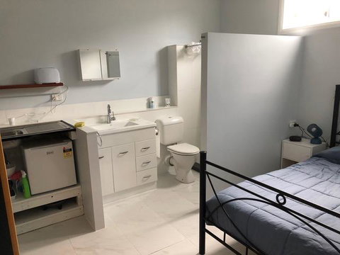 'Tranquil Moments On Macleod' - Sunshine Coast Guide 0