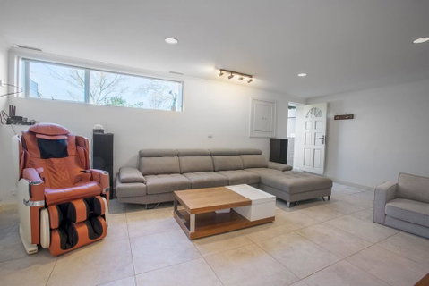 , , , Alice Wonderland, , ,  In 4 Beds House - Sunshine Coast Guide 2