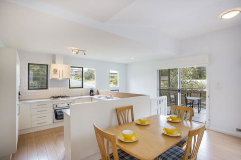 1/31 Ocean Street - A Relaxing Coastal Retreat - Sunshine Coast Guide 3