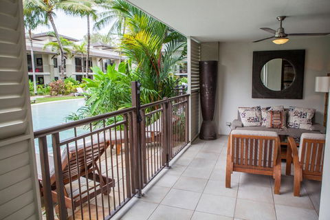 131 Sea Temple Luxury Swimout Apt. - Sunshine Coast Guide 1