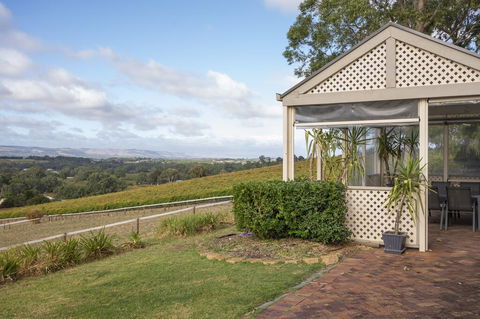 131 Your Vineyard Home In The Heart Of The Vale - Sunshine Coast Guide 1