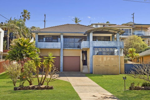 143 Matthew Flinders Drive, Port Macquarie - Sunshine Coast Guide 1