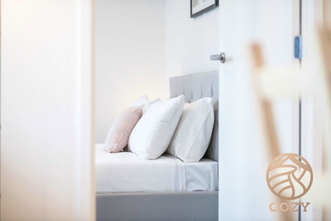 143, Summer Time Freshment In Melbourne Village - Sunshine Coast Guide 2