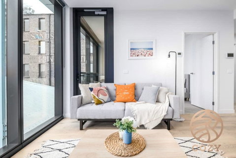 143, Summer Time Freshment In Melbourne Village - Sunshine Coast Guide 1