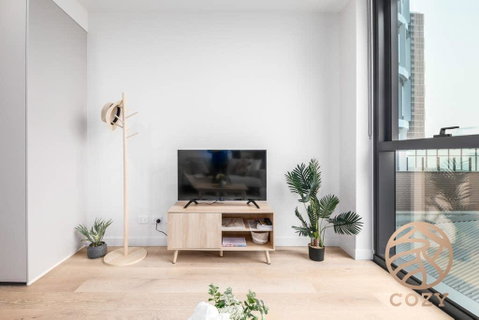 143, Summer Time Freshment In Melbourne Village - Sunshine Coast Guide 0