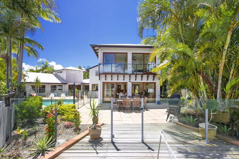 15 Cooran Court, Noosa Sound - Sunshine Coast Guide 1