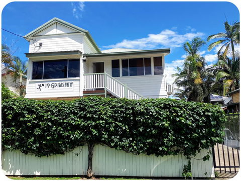 19 Grimshaw - Sunshine Coast Guide 0