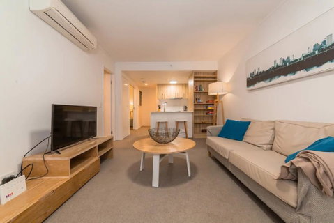 2 Bedroom Apartment Seconds From Valley - Sunshine Coast Guide 0