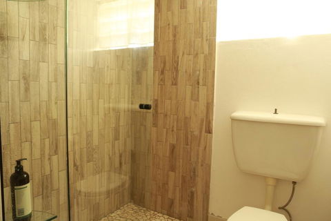 2 Bedroom Close To CBD - Sunshine Coast Guide 1