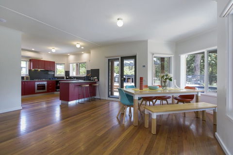2 Marma Retreat With Jacuzzi, Heated Pool, Pet Friendly, Foxtel - Sunshine Coast Guide 1