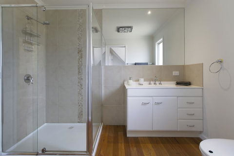 2 Marma Retreat With Jacuzzi, Heated Pool, Pet Friendly, Foxtel - Sunshine Coast Guide 2