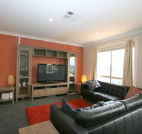 2/17 Jillamatong Street - Sunshine Coast Guide