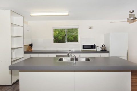 20 Scrub Road, Coolum Beach - Pet Friendly, Linen Included - Sunshine Coast Guide 3