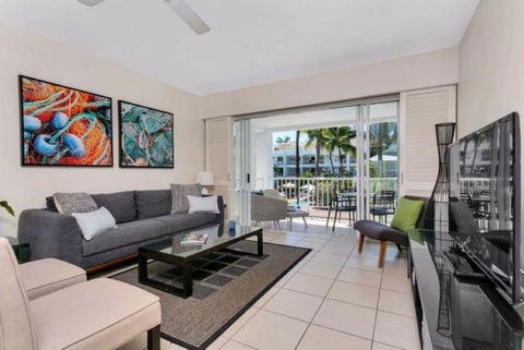 2121 BEACH CLUB - Sunshine Coast Guide 1