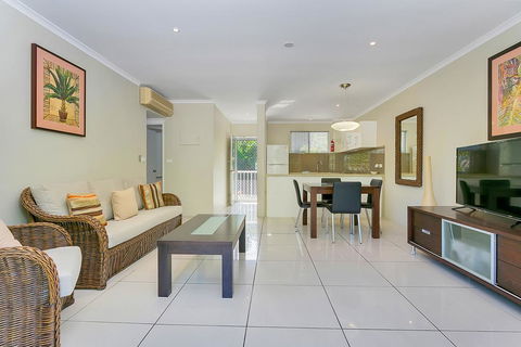 214 Spindle Cowrie Apartment - Sunshine Coast Guide 3