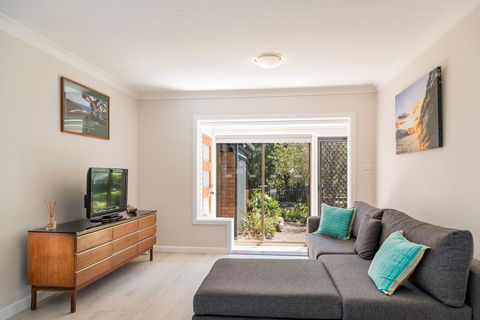 235 Mitchell Parade, Mollymook - Sunshine Coast Guide 0