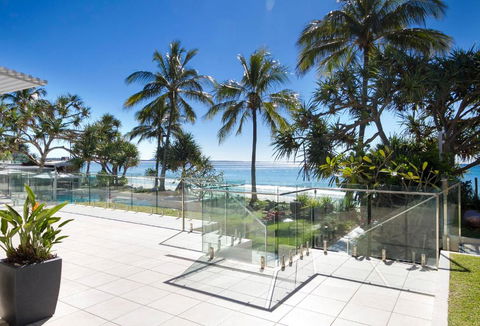 Beachfront Retreat With Pool Access - Sunshine Coast Guide 4