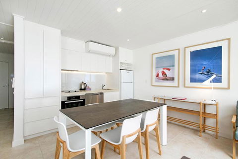 Beachfront Retreat With Pool Access - Sunshine Coast Guide 1