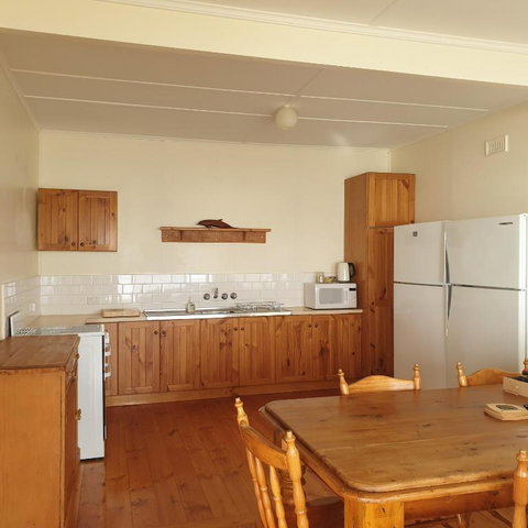 Blue Seas - Beach Front Living - Sunshine Coast Guide 1