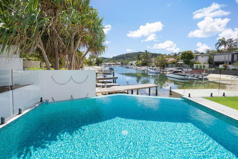 Callula , River Paradise With Private Pool - Sunshine Coast Guide 0