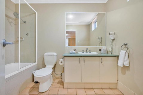 C Mandurah Apartment Resort - Sunshine Coast Guide 4