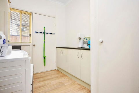 Contemporary Family Oasis In The Heart Of Newport - Sunshine Coast Guide 2