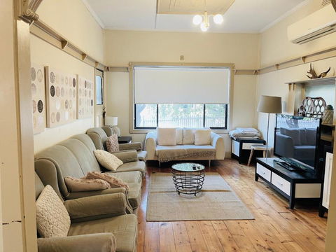 D103 Lemon Tree House - Sunshine Coast Guide 4