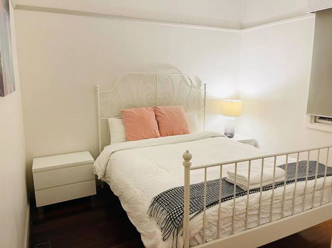 D115 Exquisite Natural Stay - Sunshine Coast Guide 0
