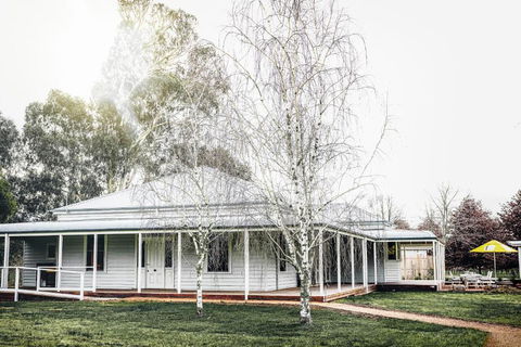 Dal Zotto Homestead & Studios - Sunshine Coast Guide 1