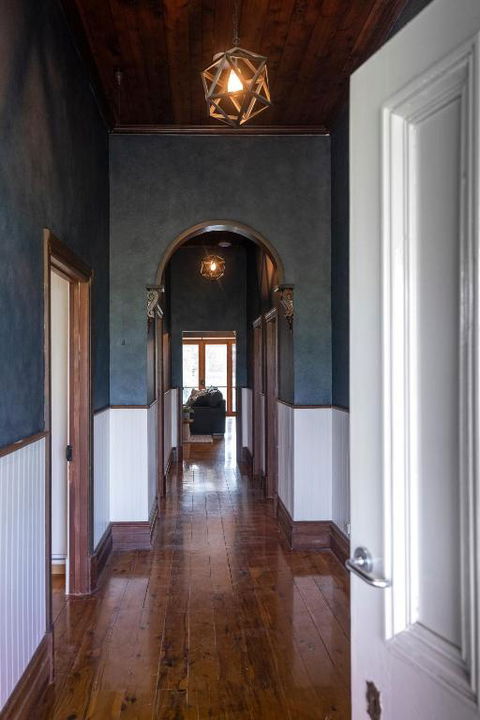 Dal Zotto Homestead & Studios - Sunshine Coast Guide 2