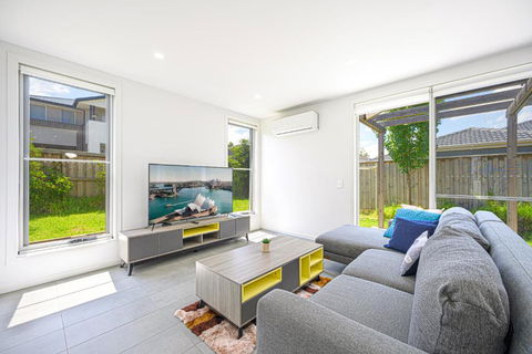 Denham Court Adorable 4Br House With Wifi &Parking - Sunshine Coast Guide 0