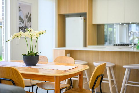 Denham Court Adorable 4Br House With Wifi &Parking - Sunshine Coast Guide 4