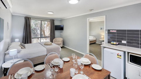 Deni Golf Resort - Sunshine Coast Guide 1