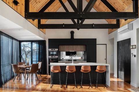 Deviot Boat House - Sunshine Coast Guide 3