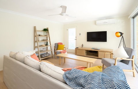 3 Bedroom Apartment Minutes From Main Beach - Sunshine Coast Guide 0