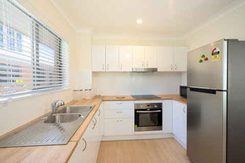 3 Bedroom Apartment Minutes From Main Beach - Sunshine Coast Guide 2