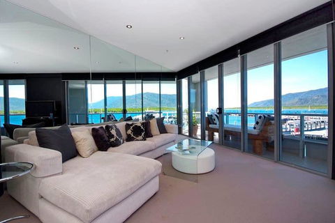 301 Harbour Lights - Sunshine Coast Guide 0