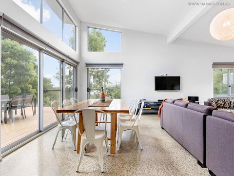 4 King Or 8 Single Beds WiFi, Netflix, Pet Friendly - Sunshine Coast Guide 3