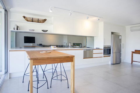 4/33 Noosa Drive - Sunshine Coast Guide 3