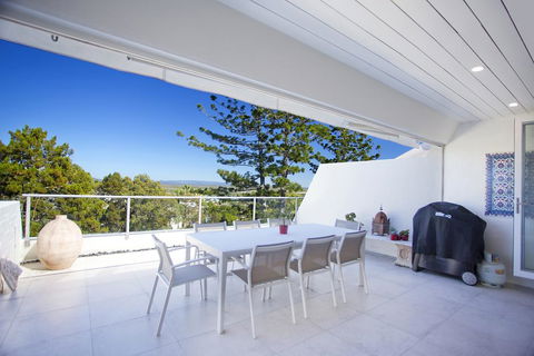 4/33 Noosa Drive - Sunshine Coast Guide 0