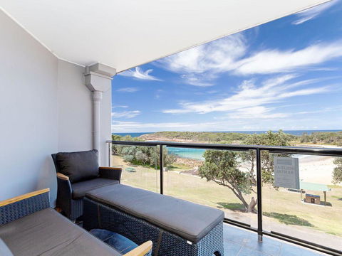 5 'The Outlook', 4 Ocean Parade - Overlooking Boat Harbour Beach And Ducted Air Conditioning - Sunshine Coast Guide 0