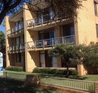 7 Flynn's Beach Apartment - Sunshine Coast Guide