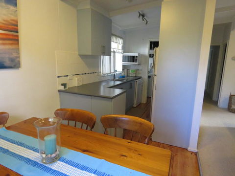 8 Ophir Ave, Ventnor - Sunshine Coast Guide 2